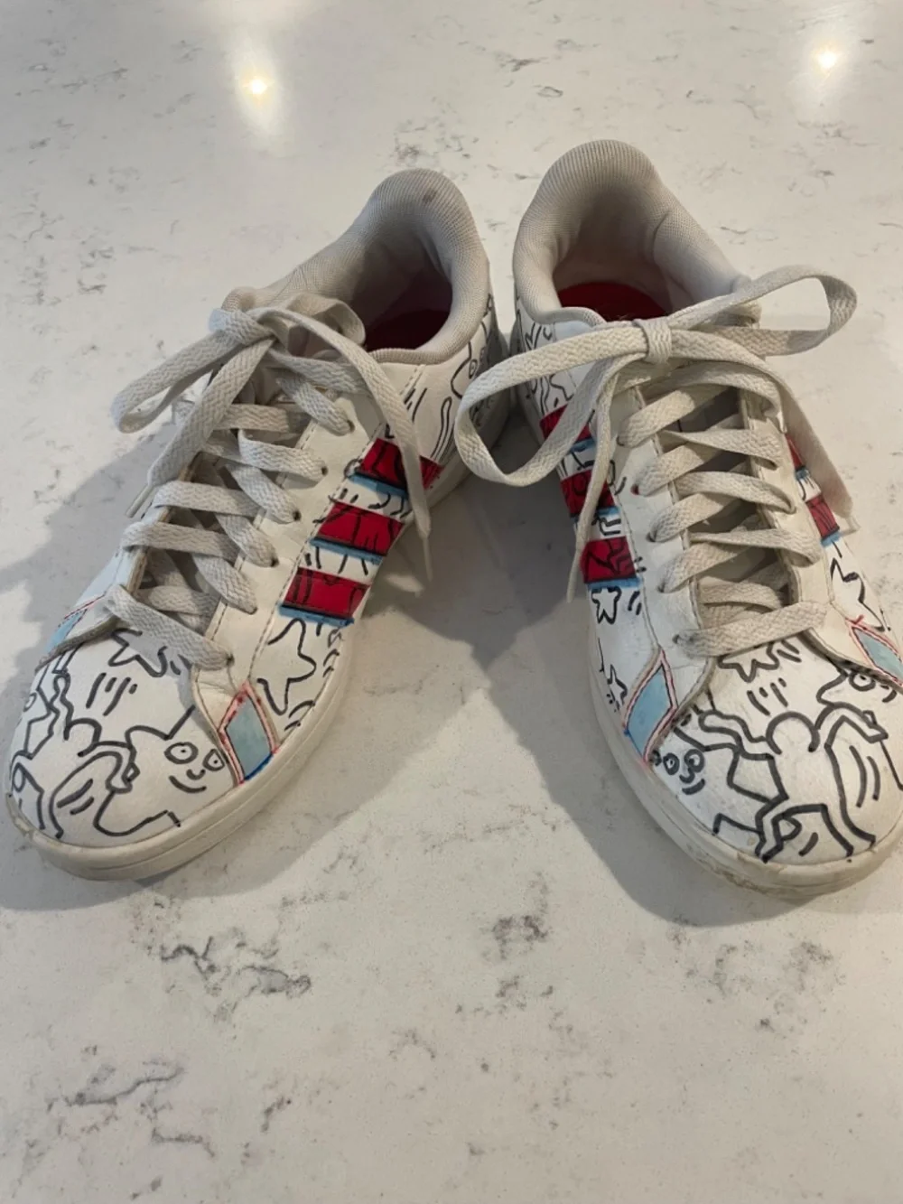 adidas minor visible
